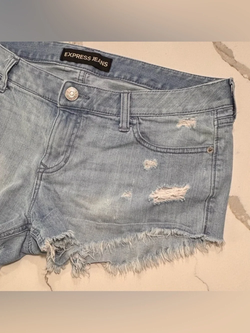 Express Light Wash Blue Distressed Denim Cutoff Jeans Shorts Women’s 12 5-Pocket